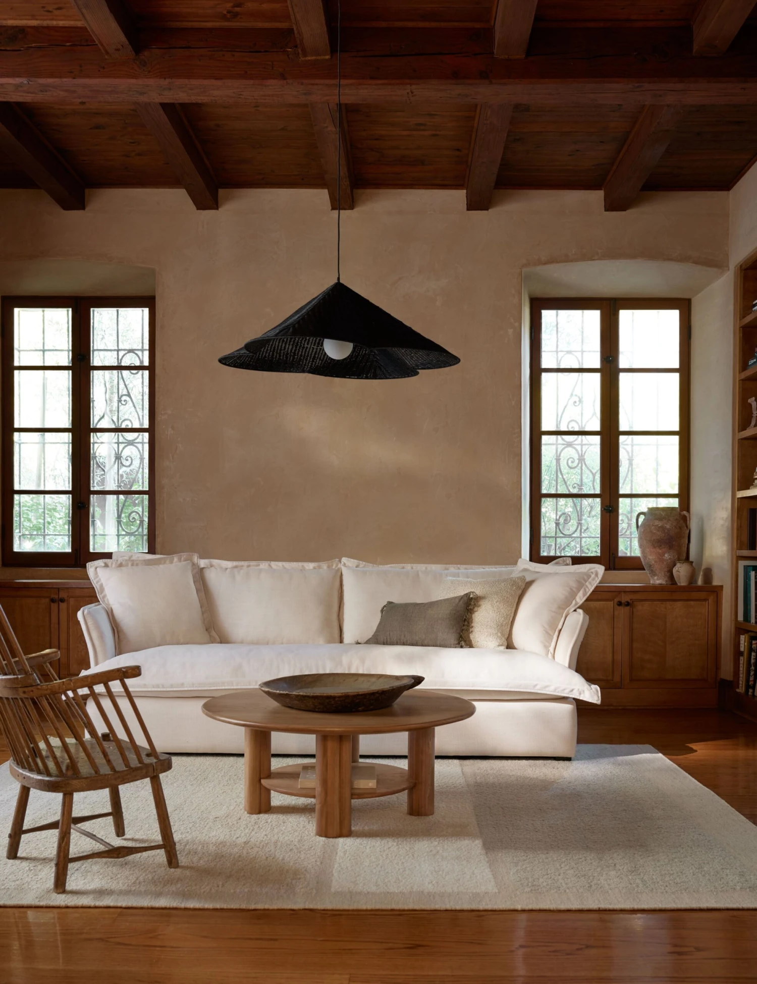 Jota Round Coffee Table - Image 3